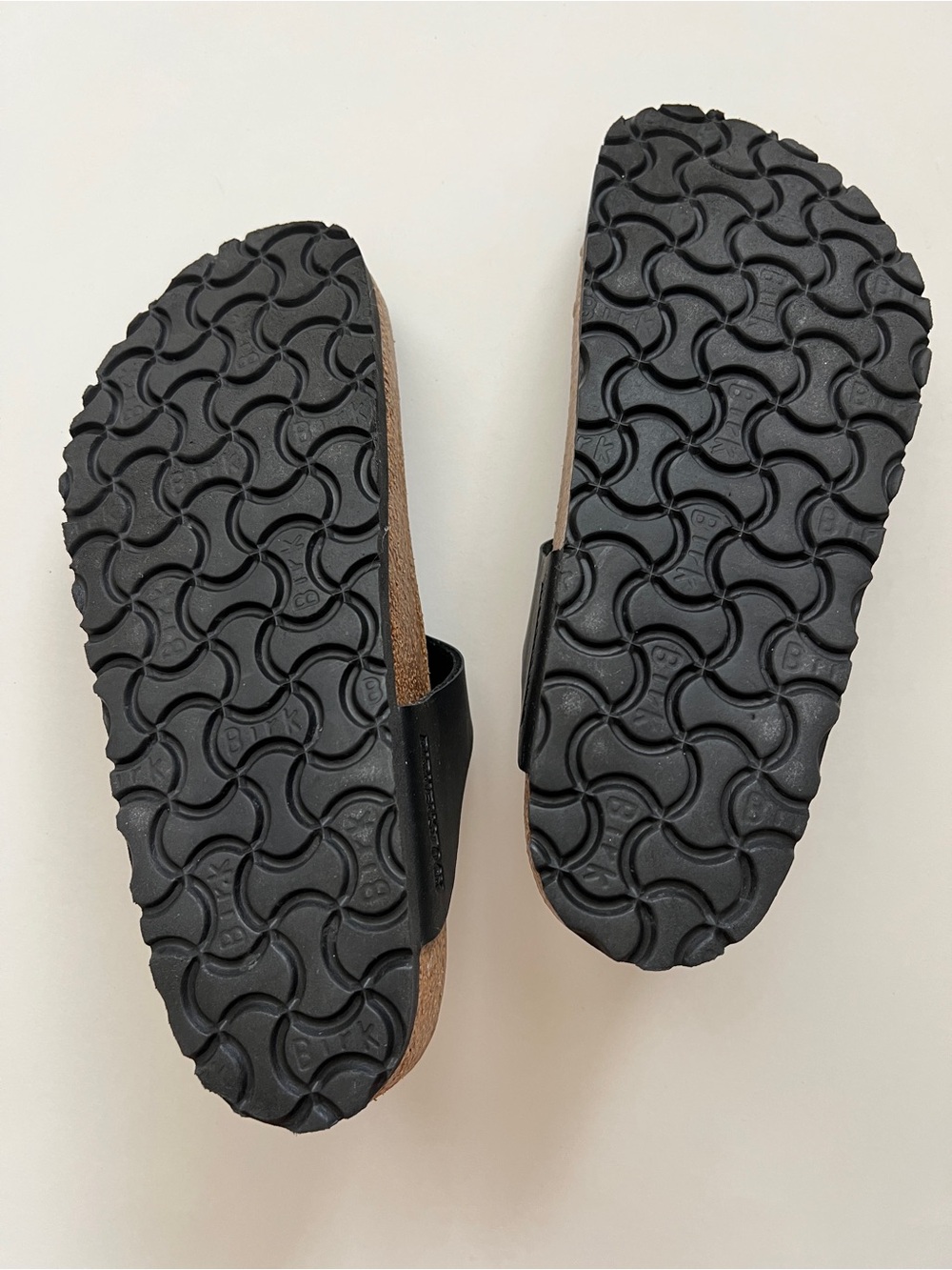 Birkenstock Gizeh Thong Sandals in Black / Women’s size 36 - Picture 3 of 4